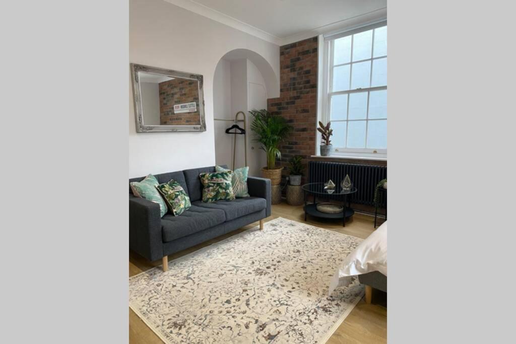 City Centre Entire Studio Apartment Chichester Kültér fotó